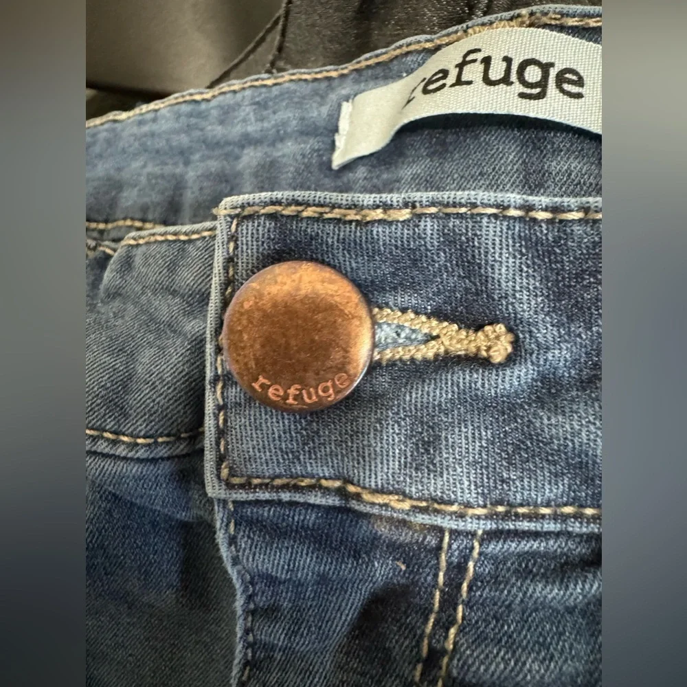 Refuge, size 10, jeans shorts. - Picture 5 of 7